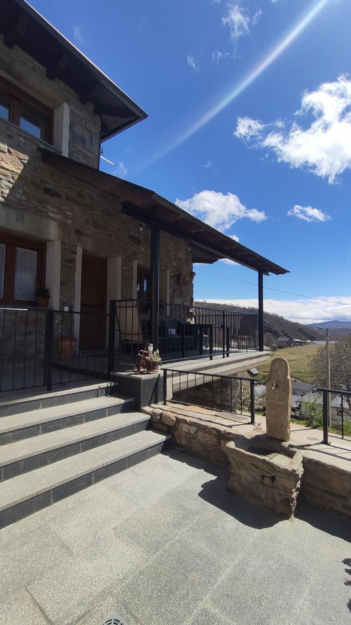 Casa Rural Pajarica En Sanabria Guest House San Ciprián Екстериор снимка