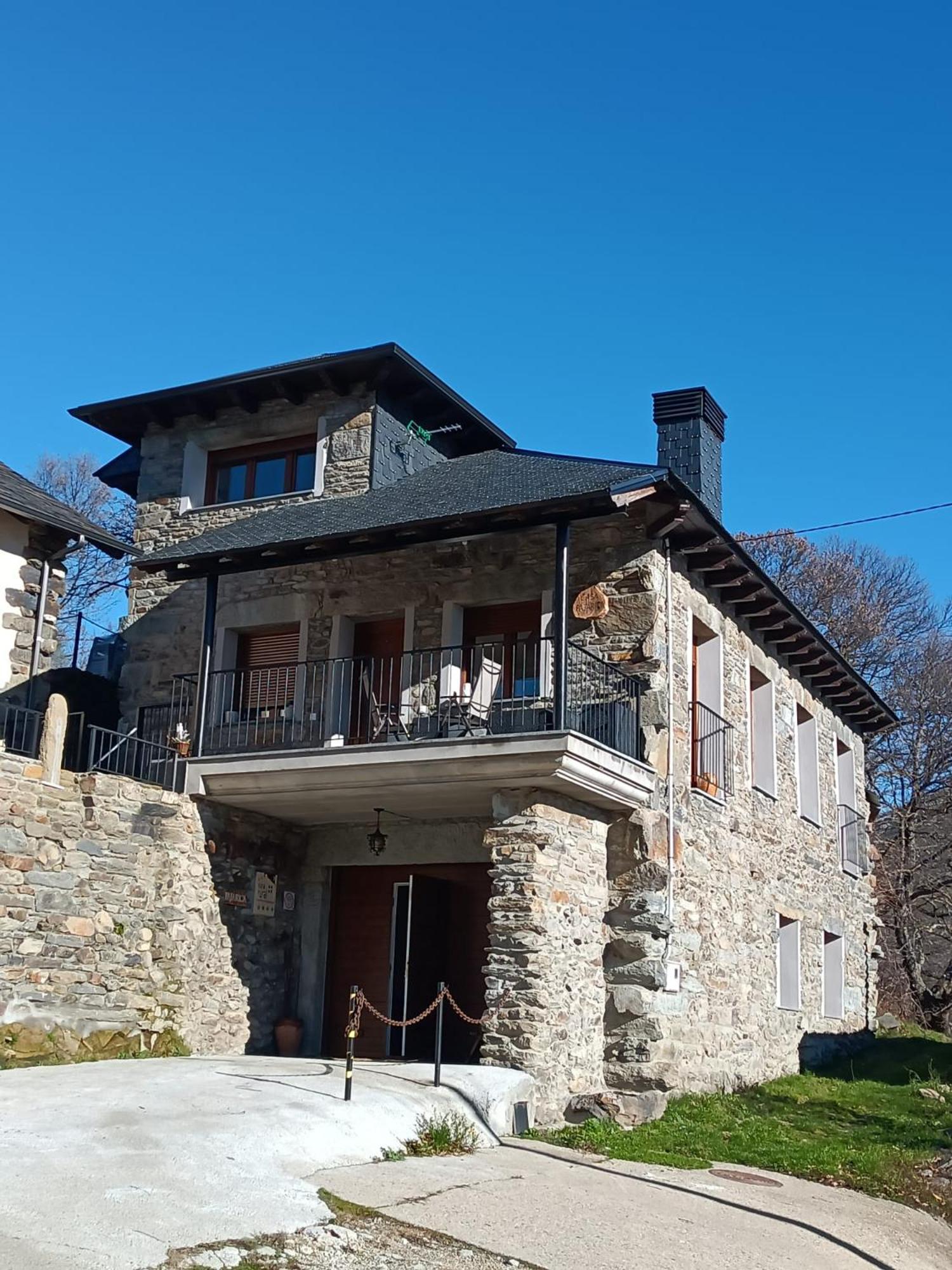 Casa Rural Pajarica En Sanabria Guest House San Ciprián Екстериор снимка